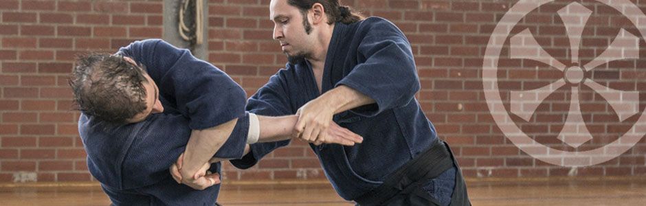 Ellbogenhebel (karamizume) - Ryūsuikai Aikibudō